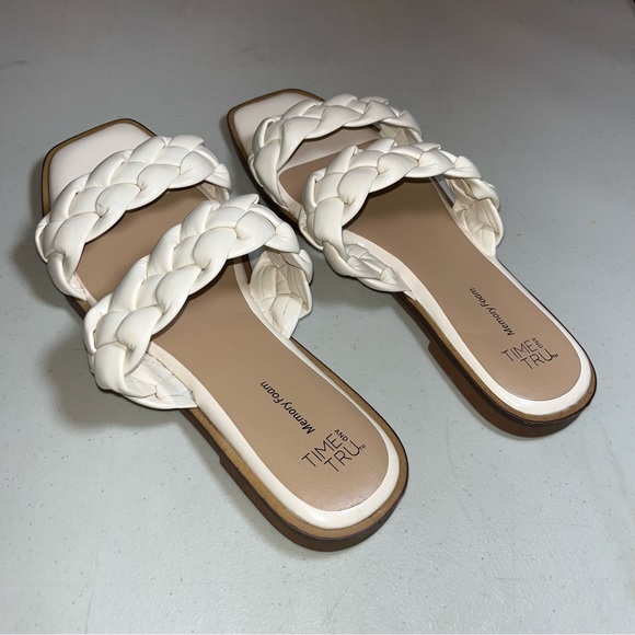 Time And Tru Women's Ivory Slip On Sandals Size 8 brand new memory foam - Picture 5 of 6
